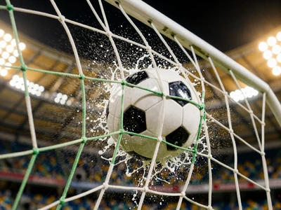 Fu&szlig;ball trifft das Tor unter Flutlichtern - Sportwetten-Moment bei Golisimo